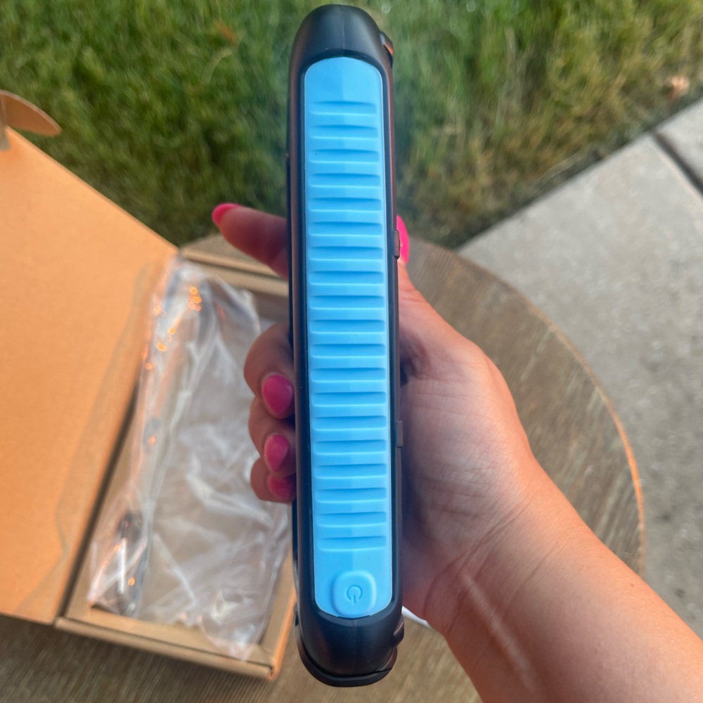 Solar-Charger-Power-Bank - Picture 6 of 7